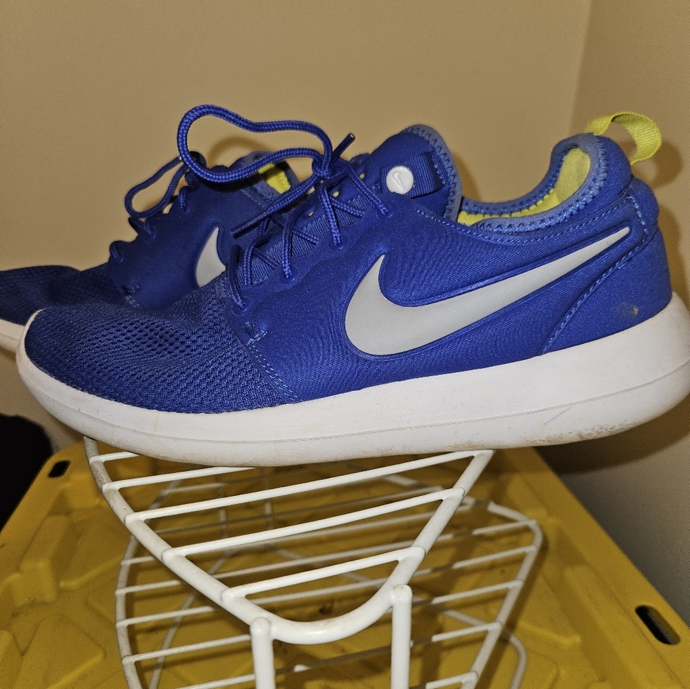 Size 8.5 Nike Roshe Two Paramount Training Running Shoes